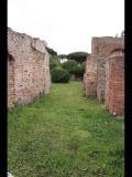 07682 ostia - regio iv - insula ii - terme del faro (iv,ii,1) - vestibulum - bli ri - suedwesten - 01-2024.jpg